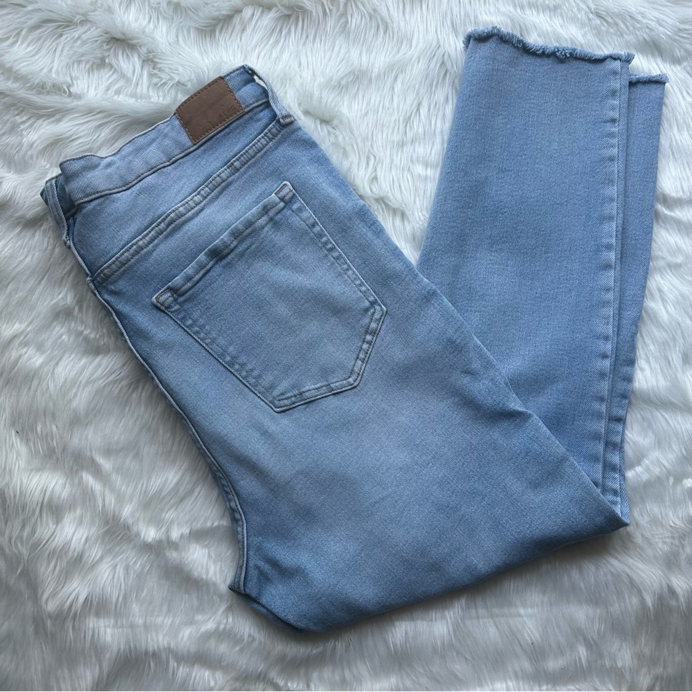 Aeropostale Women's Light Blue Straight Leg Jeans